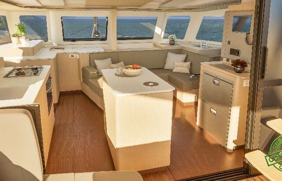 Catamaran NEW 41 (4 CAB + 2SDB) 12m