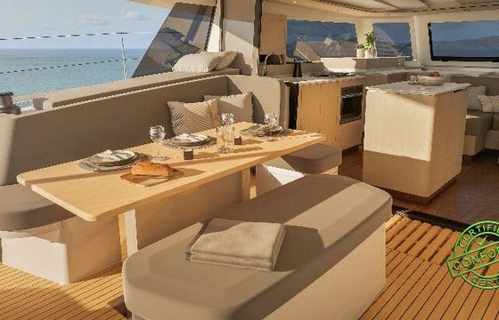 Catamaran NEW 41 (4 CAB + 2SDB) 12m