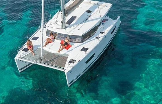 Catamaran Fountaine Pajot Lucia 40 11.73m