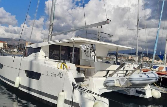 Catamaran Fountaine Pajot Lucia 40 11.73m