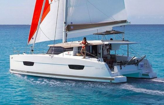 Catamaran Fountaine Pajot Lucia 40 11.73m