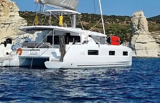Catamaran Lagoon-Bénéteau Lagoon 46 - 4 + 2 cab. 13m
