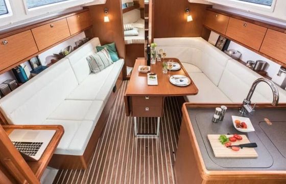 Sailboat Bavaria 34 Cruiser 9.99m