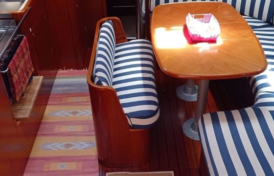 Sailboat Beneteau Oceanis 411 clipper 12.8m