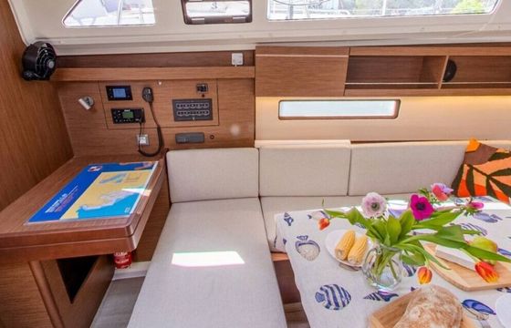 Sailboat Bénéteau Oceanis 40.1 12m