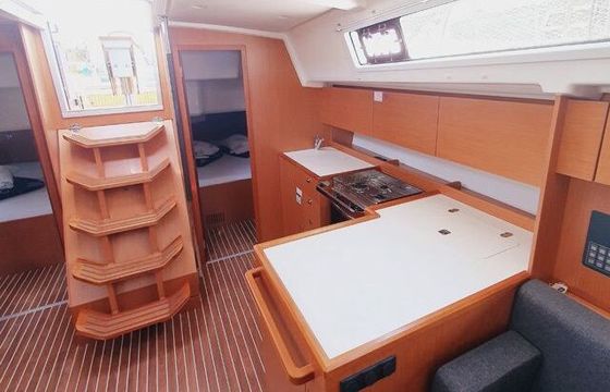 Sailboat Bavaria Bavaria C42 12.38m