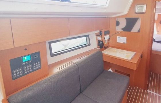 Sailboat Bavaria Bavaria C42 12.38m