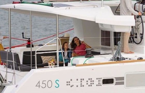 Catamaran Lagoon Lagoon 450 S with watermaker &amp; A/C - PLUS 13.96m