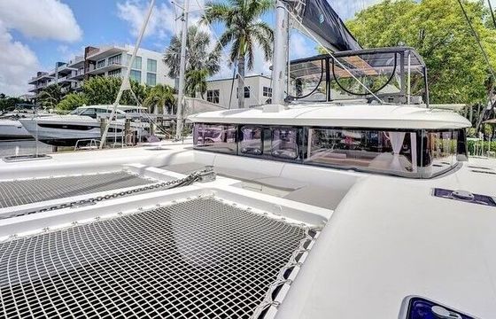 Sailboat Lagoon 450F 17.7m