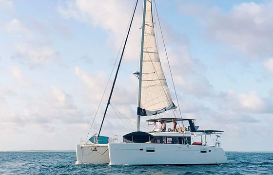 Sailboat Lagoon 450F 17.7m