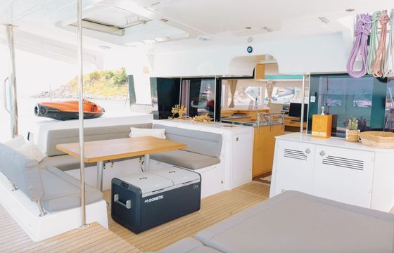 Sailboat Lagoon 450F 17.7m