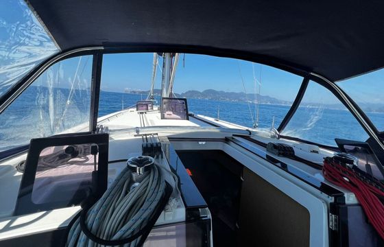 Sailboat Beneteau Oceanis 45 14m