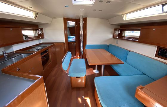 Sailboat Beneteau Oceanis 45 14m