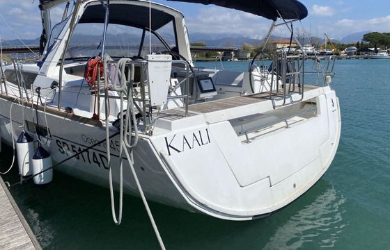 Sailboat Beneteau Oceanis 45 14m
