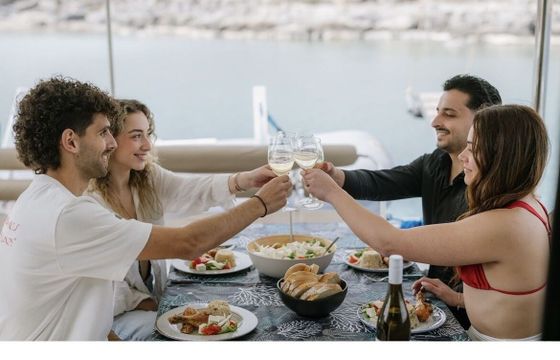 Catamaran Fountaine Pajot Astrea 42 12.58m