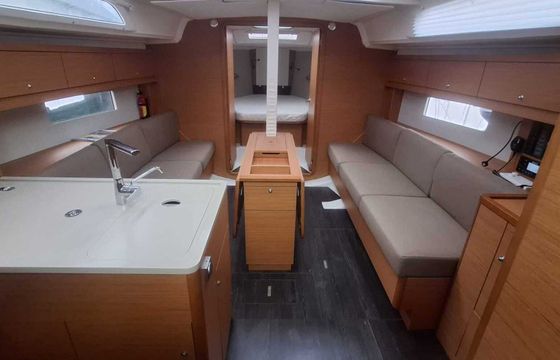 Sailboat Dufour 37 10m