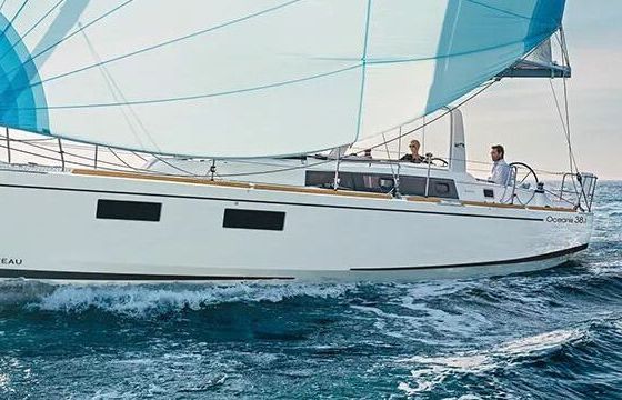 Sailboat Oceanis 38 11m
