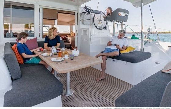 Catamaran Lagoon-Bénéteau Lagoon 40 - 4 + 2 cab 11.74m
