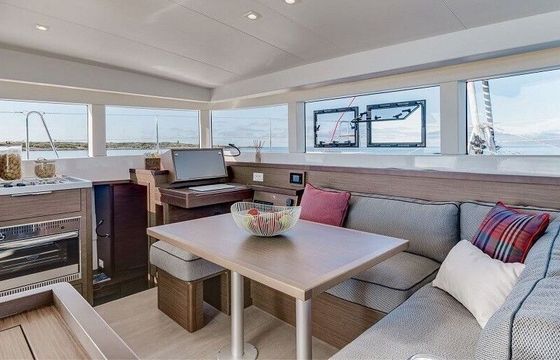 Catamaran Lagoon-Bénéteau Lagoon 40 - 4 + 2 cab 11.74m