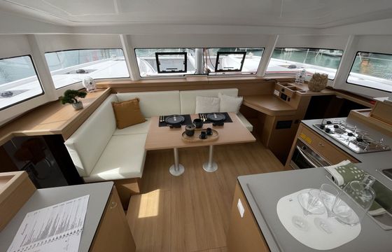 Catamaran Excess 11 11m