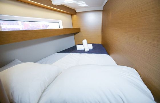 Sailboat Jeanneau Sun Odyssey 440 13.39m