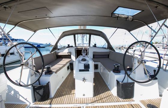 Sailboat Jeanneau Sun Odyssey 440 13.39m