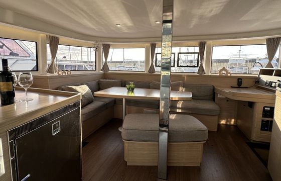 Catamaran Lagoon Lagoon 42 12.8m