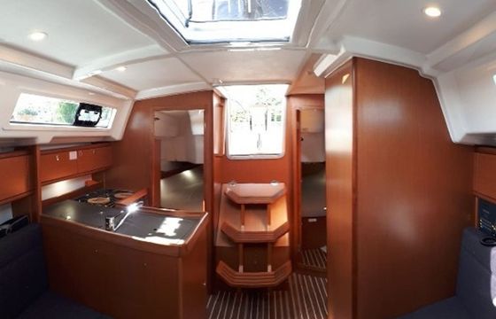 Sailboat Bavaria Cruiser 34 10m