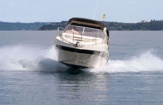 Motorboat Saver 330 sport 700hp