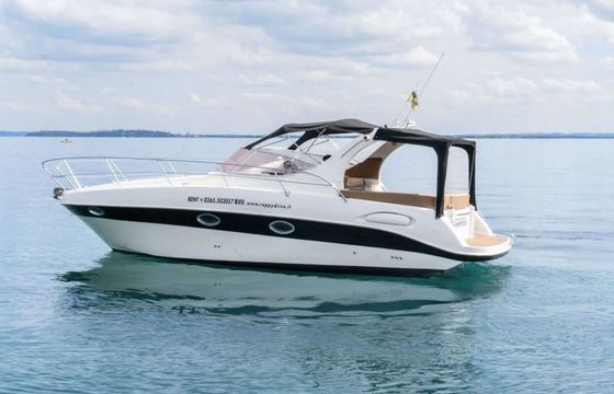 Motorboat Saver 330 sport 700hp