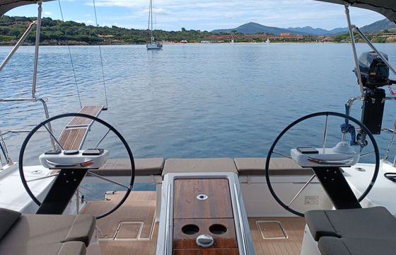 Sailboat Dufour Dufour 390 11m