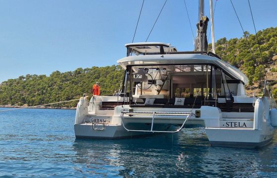 Catamaran Lagoon-Bénéteau Lagoon 43 - 4 + 2 cab. 13m