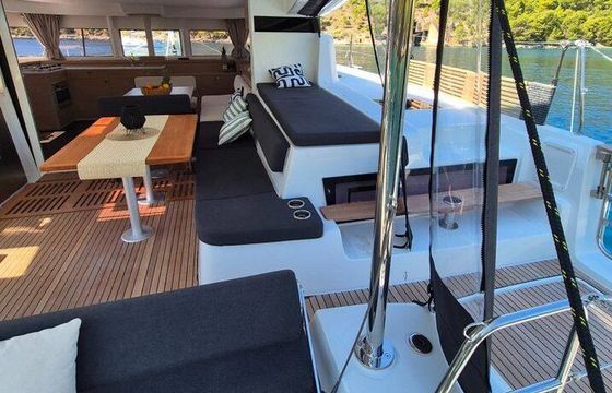 Catamaran Lagoon-Bénéteau Lagoon 43 - 4 + 2 cab. 13m