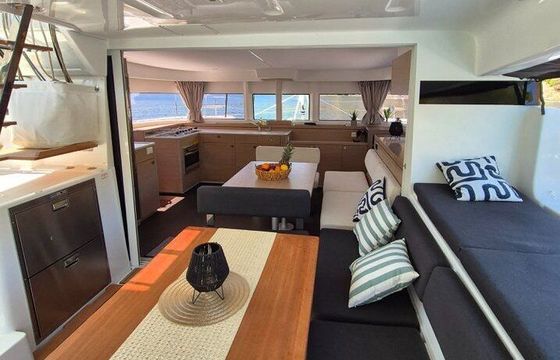 Catamaran Lagoon-Bénéteau Lagoon 43 - 4 + 2 cab. 13m