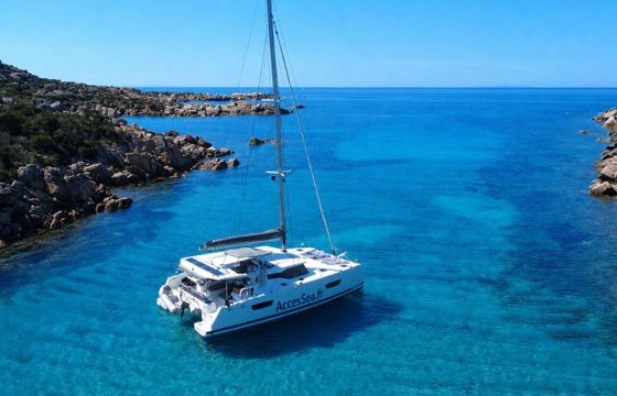 Catamaran Fountaine Pajot Astréa 42 12.58m