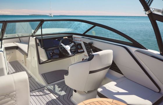Motorboat Sea Ray 210 250hp