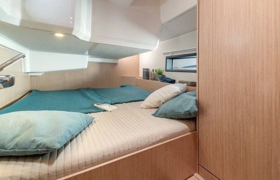 Sailboat Bavaria Yachtbau Bavaria C42 12m
