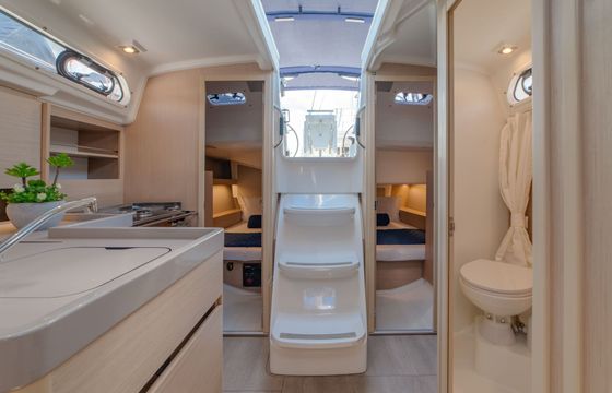 Sailboat Beneteau Oceanis 34.1 10.77m
