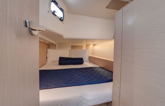 Sailboat Beneteau Oceanis 34.1 10.77m