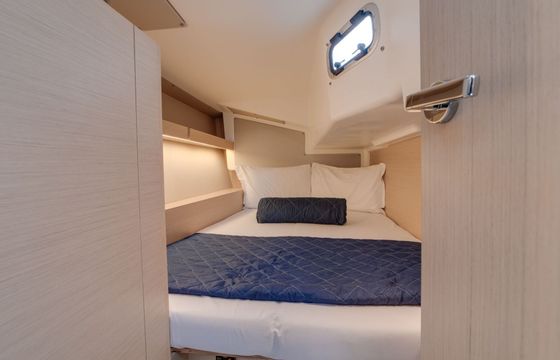 Sailboat Beneteau Oceanis 34.1 10.77m