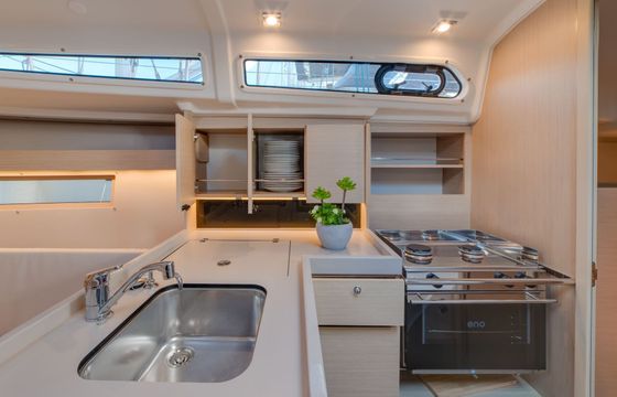 Sailboat Beneteau Oceanis 34.1 10.77m