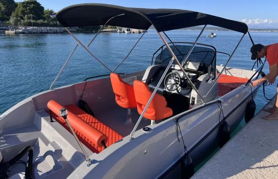 Motorboat Quicksilver 555 150hp