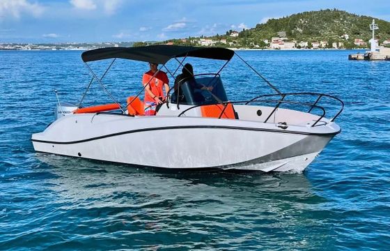 Motorboat Quicksilver 555 150hp