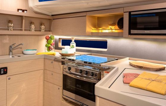 Sailboat Oceanis 40.1 12m