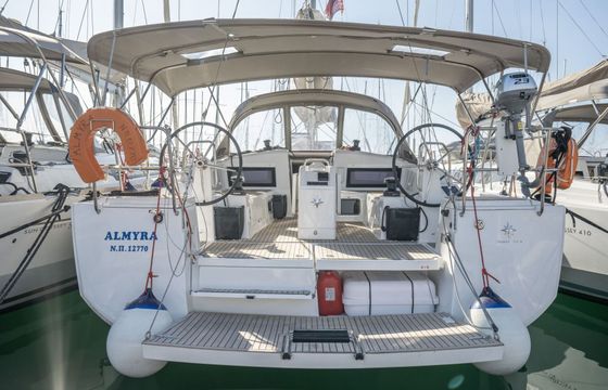 Sailboat Jeanneau Sun Odyssey 440 13.39m