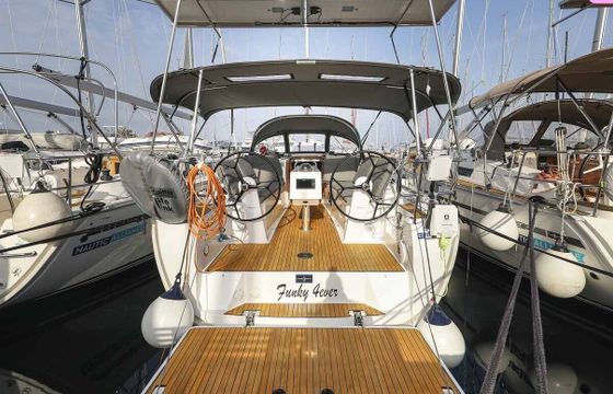 Sailboat Bavaria Yachtbau Bavaria Cruiser 34 - 2 cab. 9m