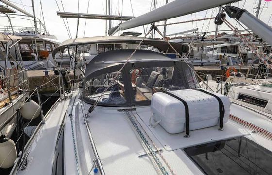 Sailboat Bavaria Yachtbau Bavaria Cruiser 34 - 2 cab. 9m