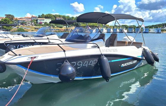 Motorboat Quicksilver Activ 605 Sundeck 150hp