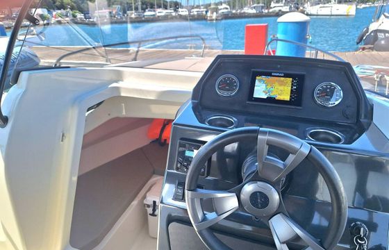Motorboat Quicksilver Activ 605 Sundeck 150hp