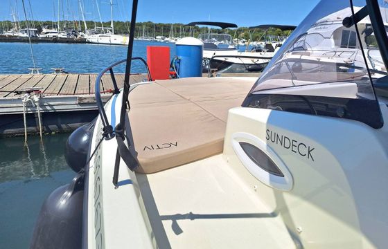 Motorboat Quicksilver Activ 605 Sundeck 150hp